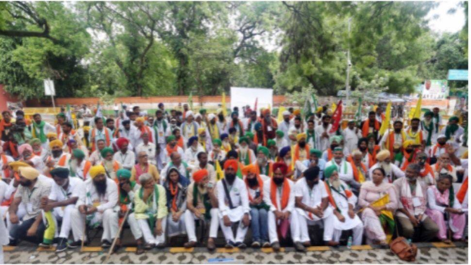 Kisan Sansad at Jantar Mantar amid high security