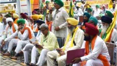 Farmers protest at Jantar Mantar 