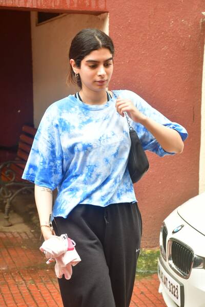 Khushi Kapoor spotted after pilates class!