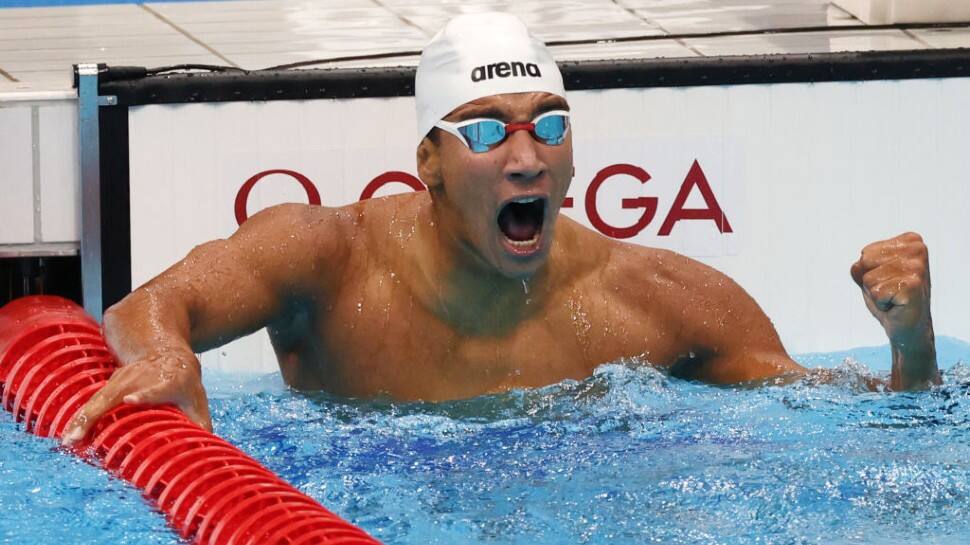 Tunisian teenage swimmer Ahmed Hafnaoui stunned the world by winning the 400m freestyle event at Tokyo Olympics. (Source: Twitter)