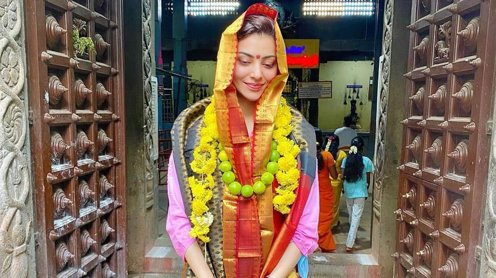 Urvashi Rautela visits Kalikambal Temple in Chennai, shares breathtaking pics!