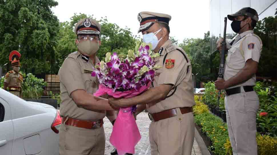 Rakesh Asthana takes charge as Delhi CP, to focus on core policing, teamwork