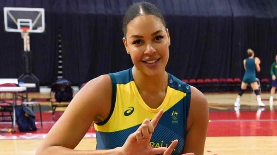 Liz Cambage, a WNBA player who competes for Australia, pulled out of the Olympics a week before they opened because of anxiety over entering a controlled COVID-19 bubble in Tokyo. (Source: Twitter)