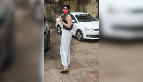 Khushi Kapoor spotted after pilates workout, dons comfy athletic wear - In  Pics, News