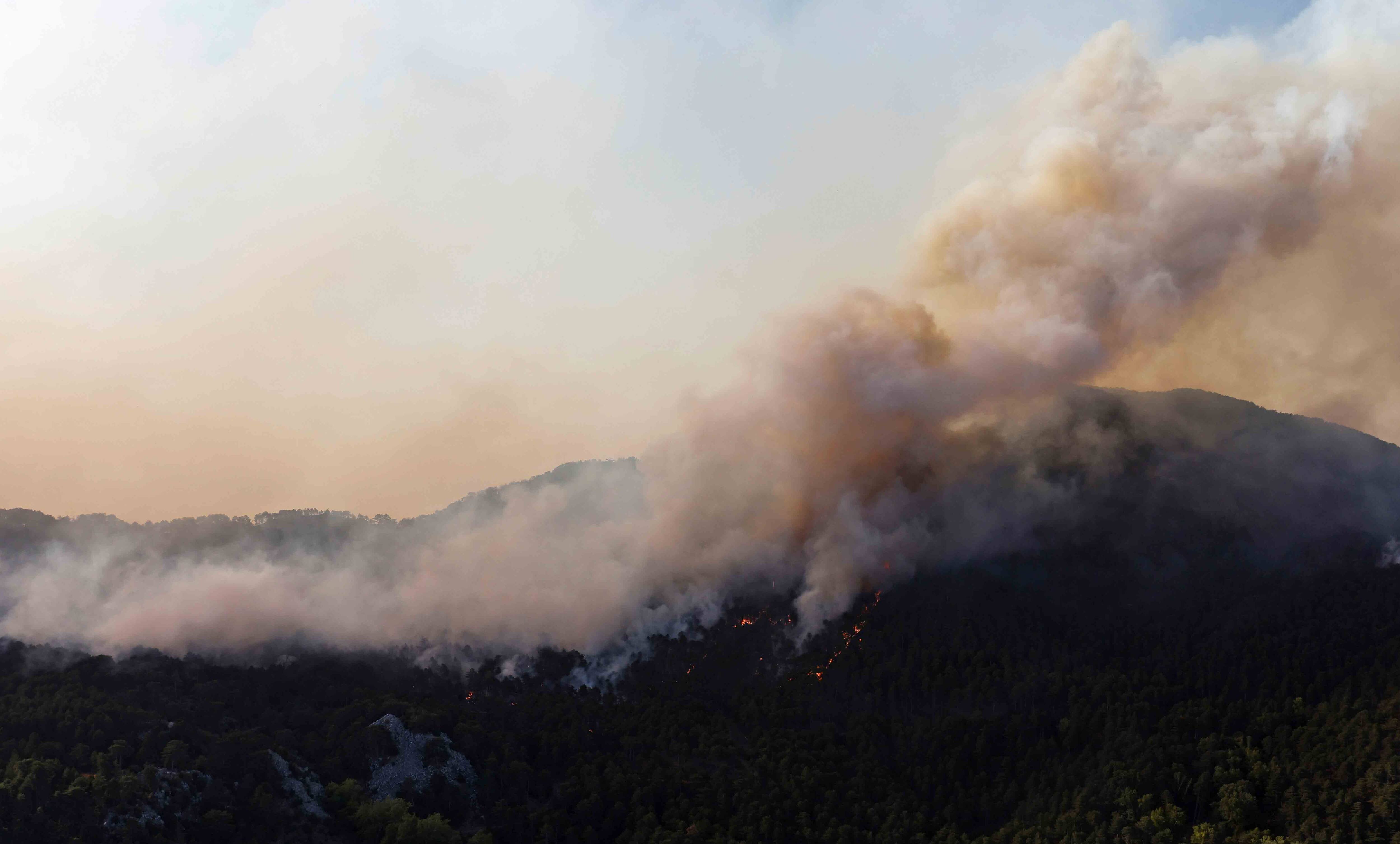 Turkey battles wildfire for seventh day In Pics News Zee News