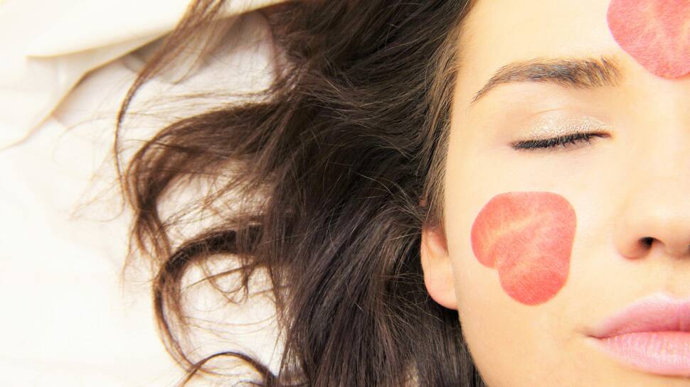 Is facial massage and Gua Sha, a new beauty trend? Find out here