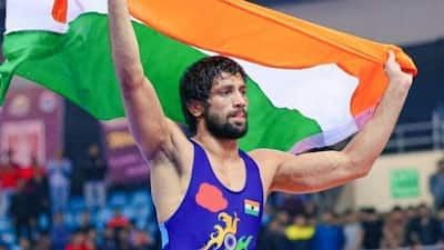 Dahiya settles for Silver, emulates Sushil Kumar's feat