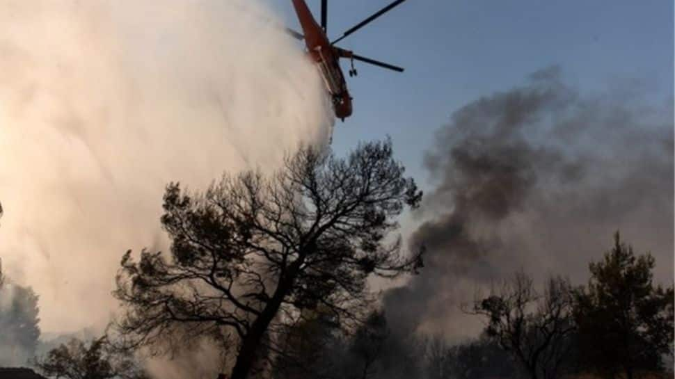 Water-dropping planes and helicopters to the rescue