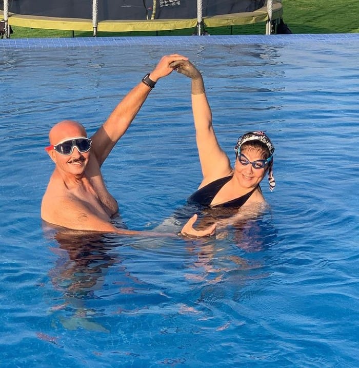 Swimming session with hubby Rakesh Roshan