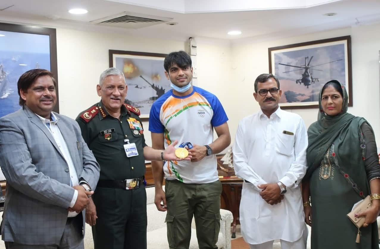 CDS Bipin Rawat also meet Neeraj Chopra's family