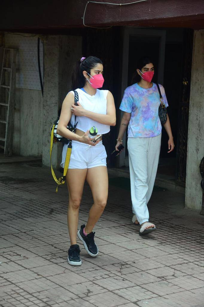 Khushi Kapoor's first try at yoga's Warrior II on Pilates Reformer, see all  pics