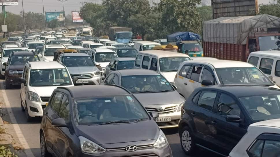 Noida dwellers going to Delhi to face traffic diversion on 75th Independence Day, check routes to avoid traffic jam