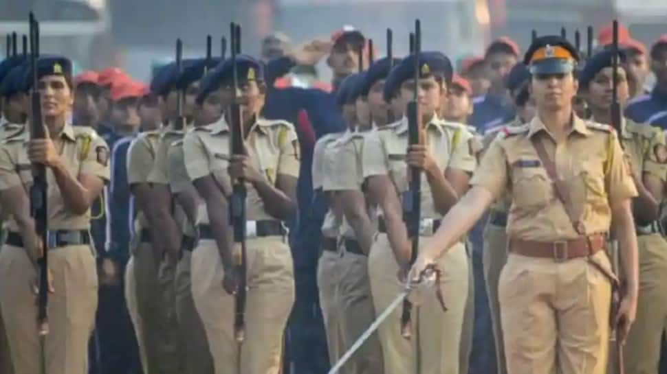 At 10.3%, women police personnel strength poor, matter of concern: MHA |  India News | Zee News