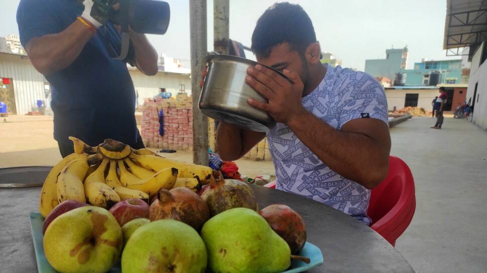 Indian wrestlers like Ravi Dahiya and Deepak Punia prefer Indian 'super food' over foreign supplements to meet their desired nutrition requirements. (Photo: Pooja Makar)