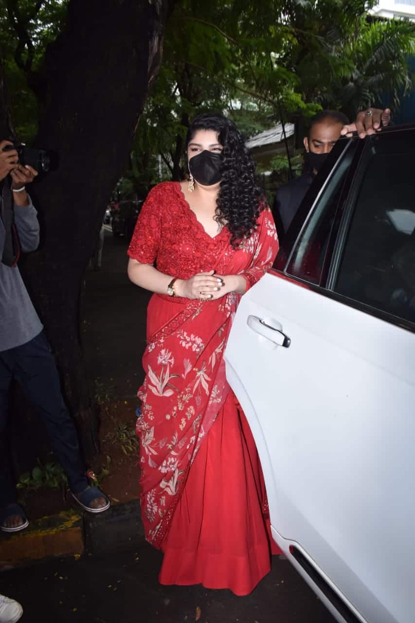 Anshula looks radiant in red
