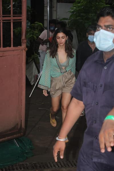 Alia Bhatt spotted in Pali Hill