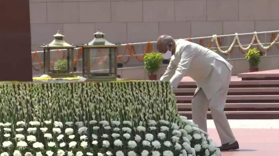 President paid tribute at National War Memorial