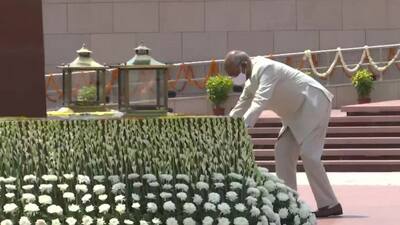 President paid tribute at National War Memorial