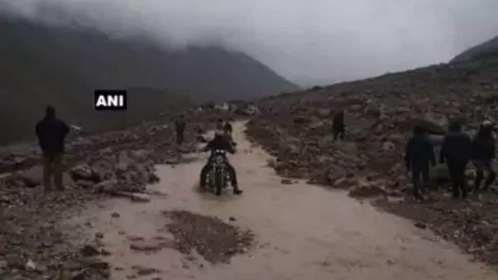 Manali-Leh highway in Himachal Pradesh&#039;s Lahaul-Spiti district blocked after boulders roll down