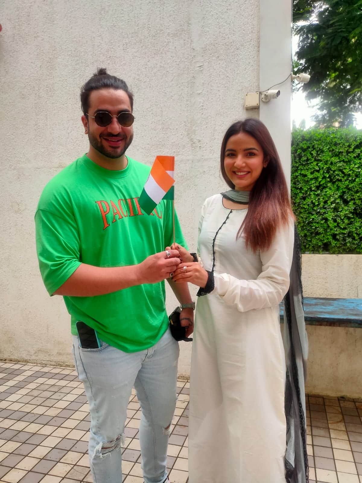 cJasmin Bhasin and Aly Goni clicked on I-Day