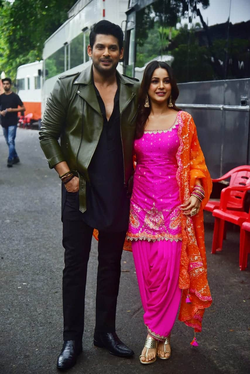 Rumoured Couple Shehnaaz Gill And Sidharth Shukla Clicked At Bigg Boss Ott Set In Pics News 