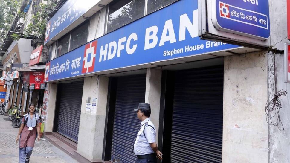 RBI partially lifts ban on HDFC Bank, allows it to sell new credit cards