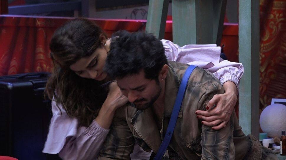 'Bigg Boss OTT': Raqesh Bapat breaks down missing his father in the house!