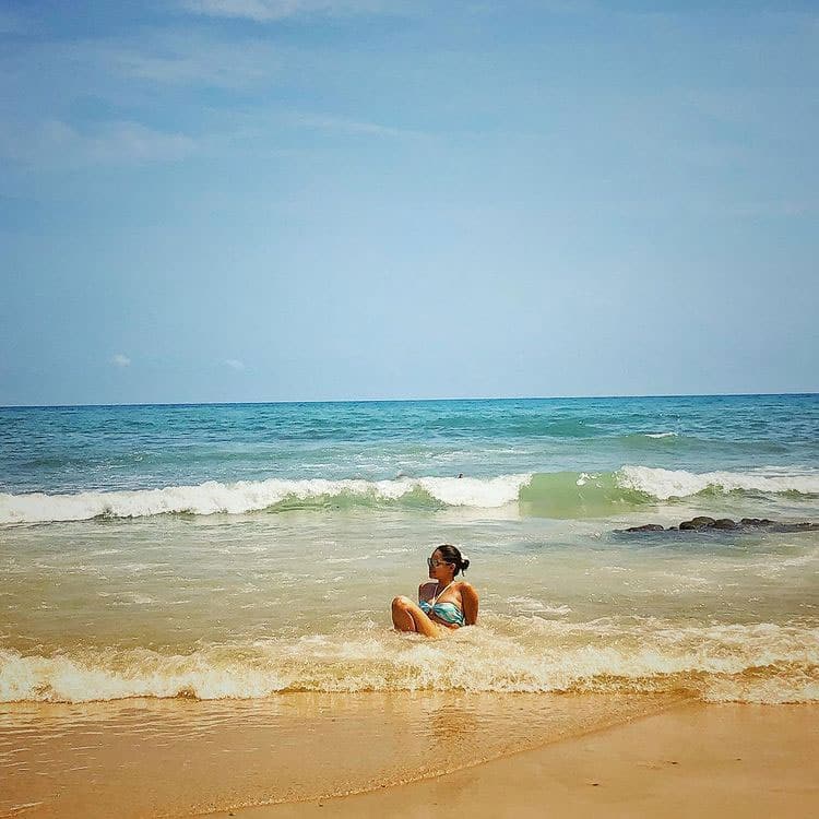 Kapil Sharma's co-star enjoys her beach time