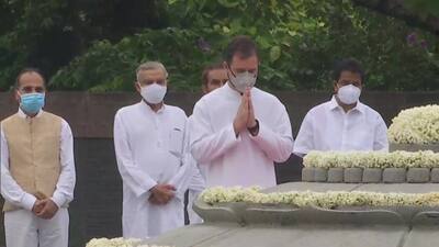 Rahul Gandhi pays tribute