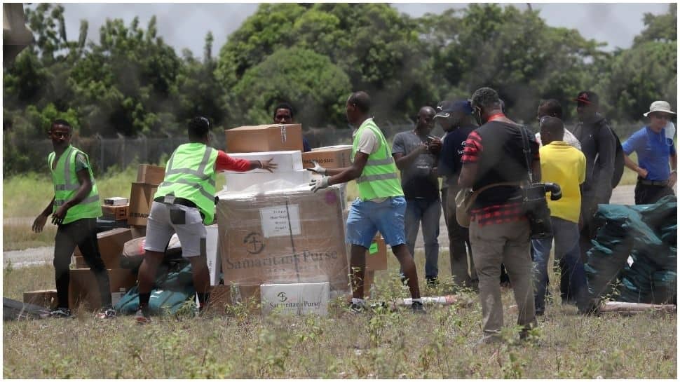 Situation deteriorates in quake-hit Haiti, starving citizens loot aid trucks