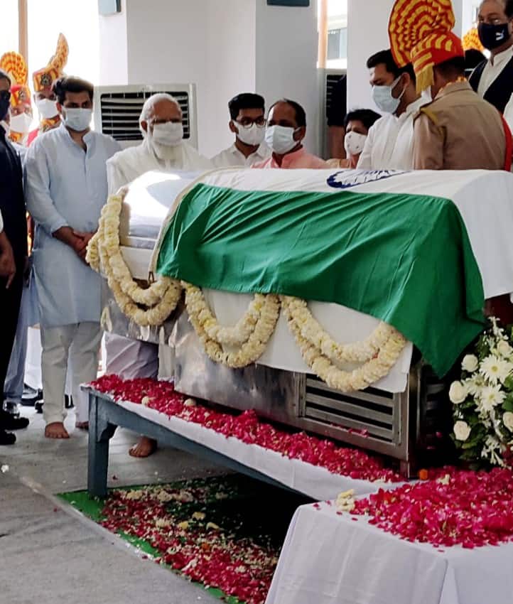 PM Modi paid his last respects to Kalyan Singh in Lucknow