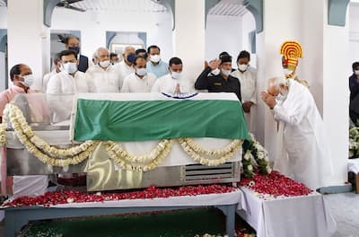 PM Narendra Modi pays his last respects to Kalyan Singh