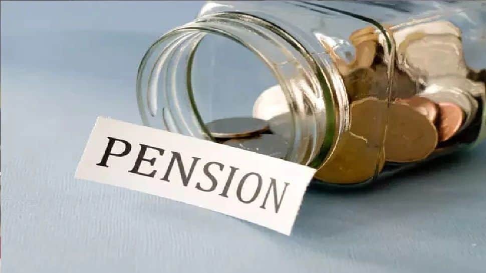 Family pension of PSB bankers hiked to 30% of last salary! Payout to increase by up to Rs 35,000