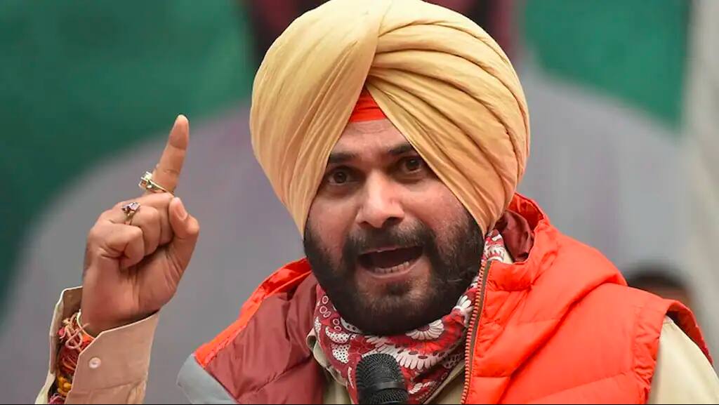 Navjot Singh Sidhu to party leadership: Give me freedom to take decisions or face consequences