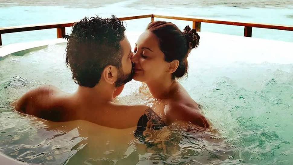 Minissha Lamba's romantic pics with boyfriend Akash Malik on his birthday is all things love!