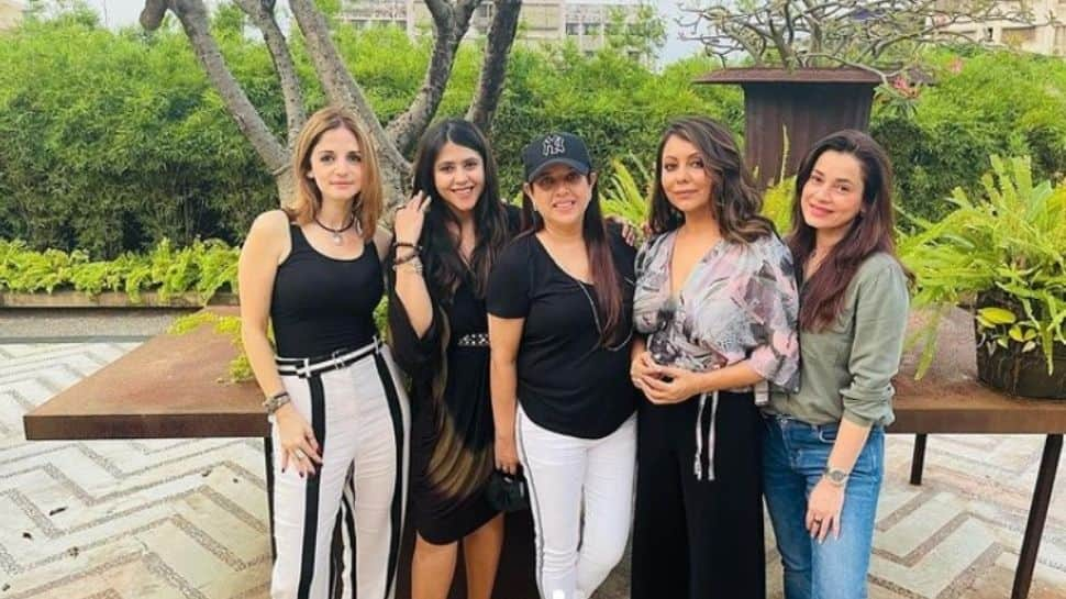 BFFs Gauri Khan, Sussanne Khan and Neelam Kothari enjoy starry luncheon - See pic!