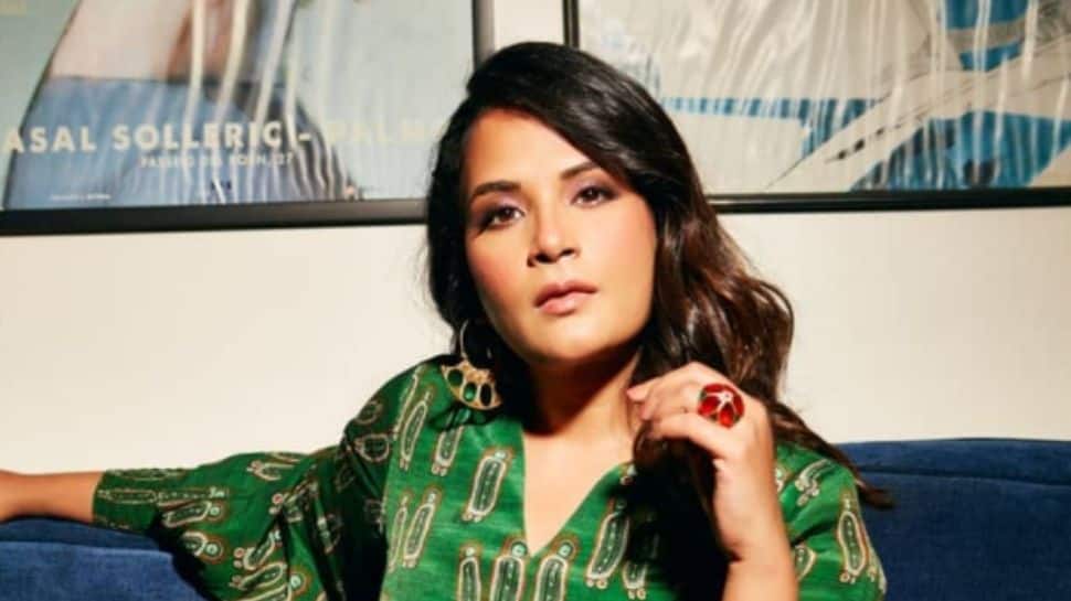 Richa Chadha &#039;cries, sulks, watches rom-coms&#039; when dealing with breakdowns