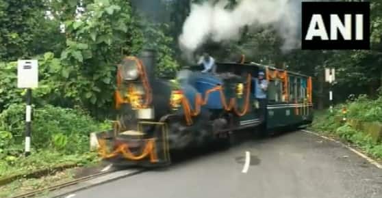 'Jungle Tea Safari' toy train started to boost tourism in Siliguri-Watch video