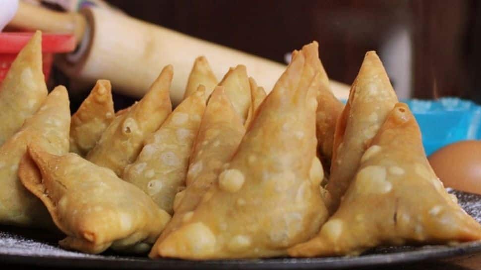 Samosa with serial number! Netizen&#039;s picture goes viral, Twitter has a field day