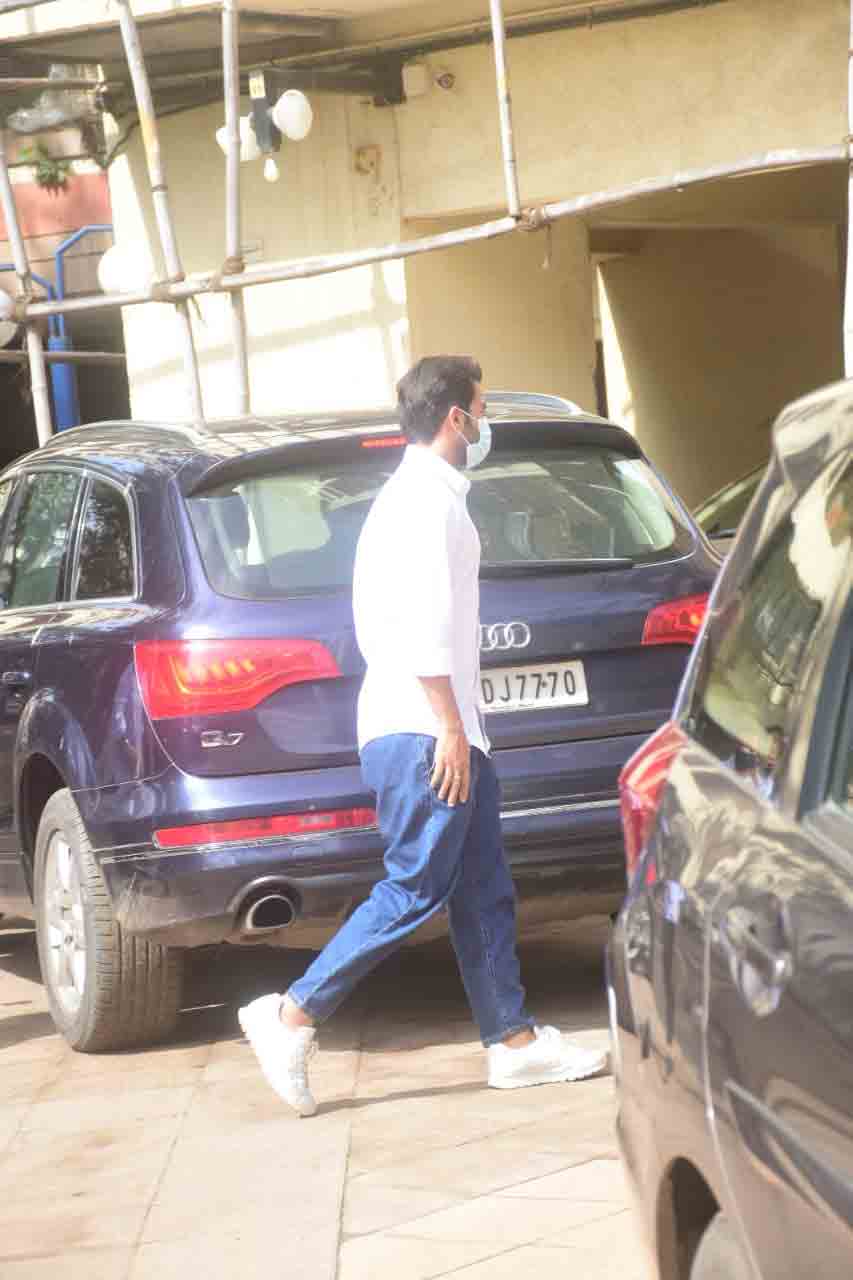 Rajkummar Rao visits Sidharth Shukla's house