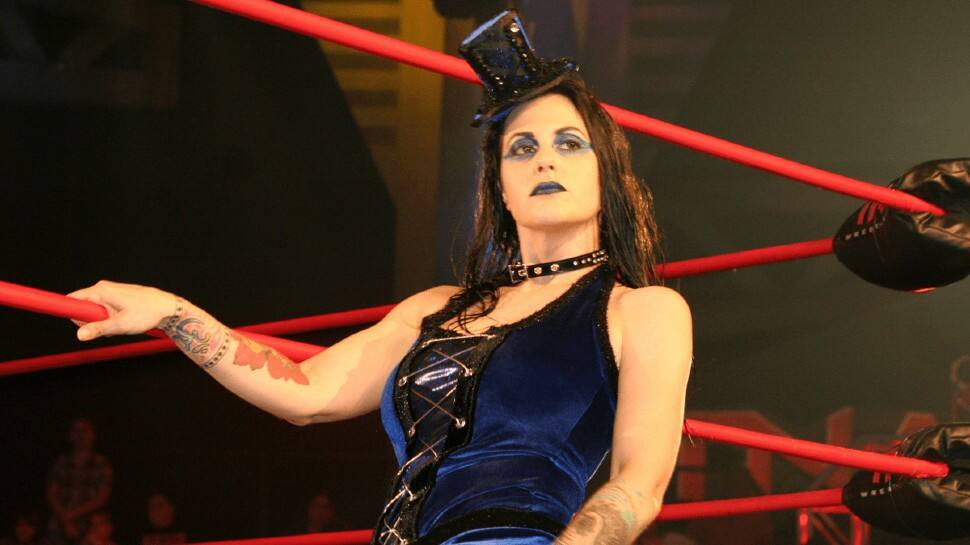 Wrestler Daffney Unger in her final video, she spoke of suffering from chronic traumatic encephalopathy (CTE) — the degenerative brain disorder caused by repeated concussions. (Source: Twitter)