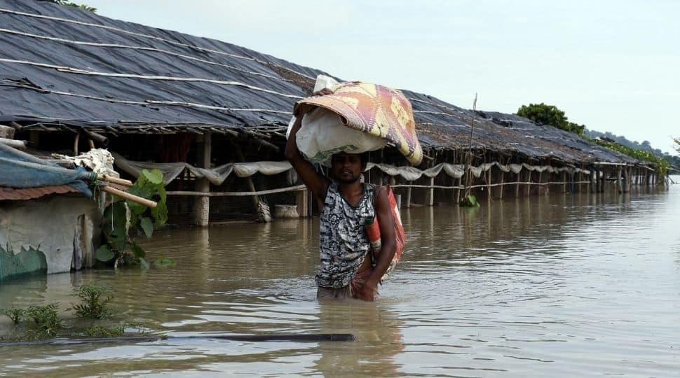 The bulletin said that various relief agencies have evacuated 911 persons from several flood-hit parts of the state.