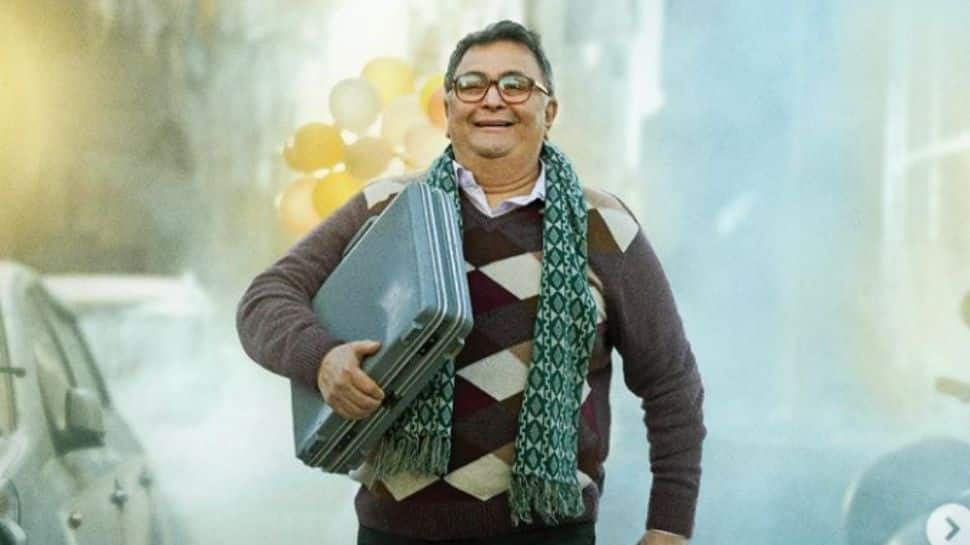 'Sharmaji Namkeen' makers release first poster of Rishi Kapoor's last film