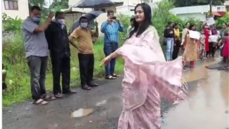 Unique protest! Catwalk by Bhopal women on potholed roads to draw govt&#039;s attention