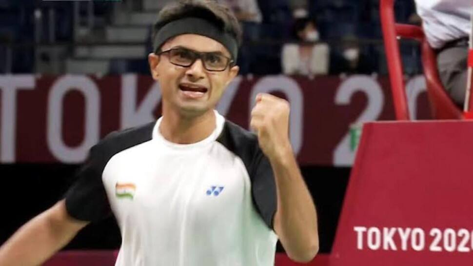 Noida DM Suhas LY became National Champion after winning Gold Medal in Men's Singles category at 2nd National Para Badminton Championships held at Varanasi in March 2018. (Source: Twitter)