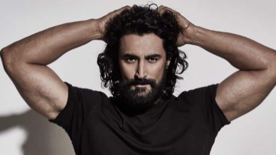 I'd buy my own tickets, get my own clothes: Kunal Kapoor recalls working in 'budget-constrained' films!