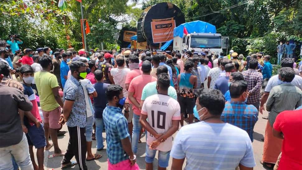 Head-load workers, locals block ISRO’s heavy, high-tech cargo in Kerala, demand money