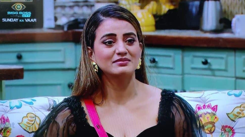 Akshara Singh alleges Bigg Boss OTT team guys pretended to be viewers and  asked her questions | Television News | Zee News