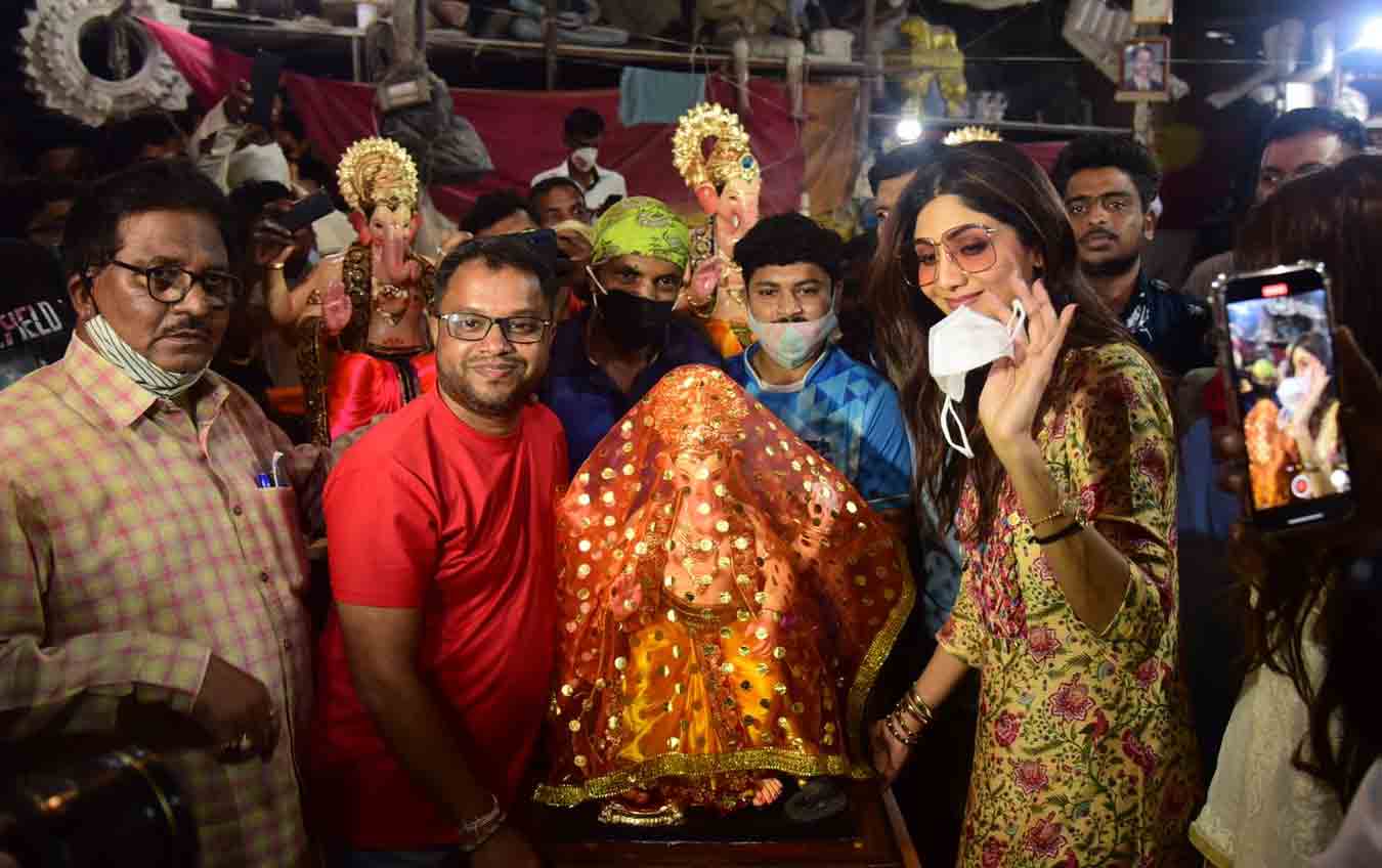 Shilpa Shetty welcomes Lord Ganpati home