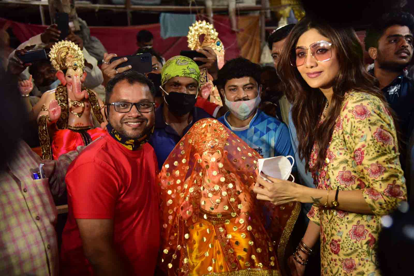 Shilpa Shetty spotted at Lalbaug market amid Raj Kundra controversy